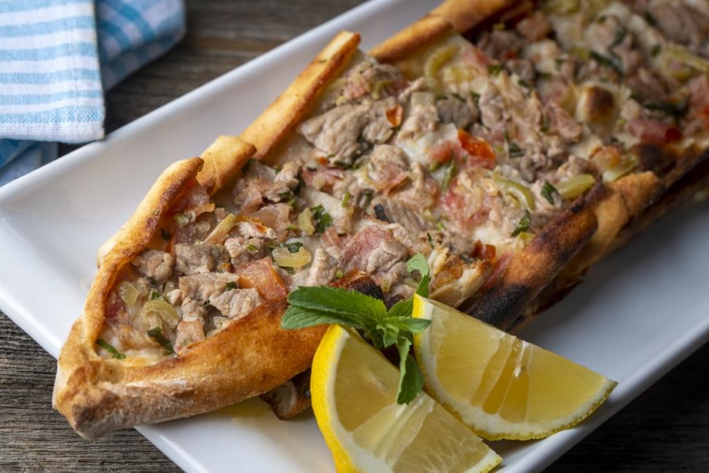 Kuşbaşılı Pide